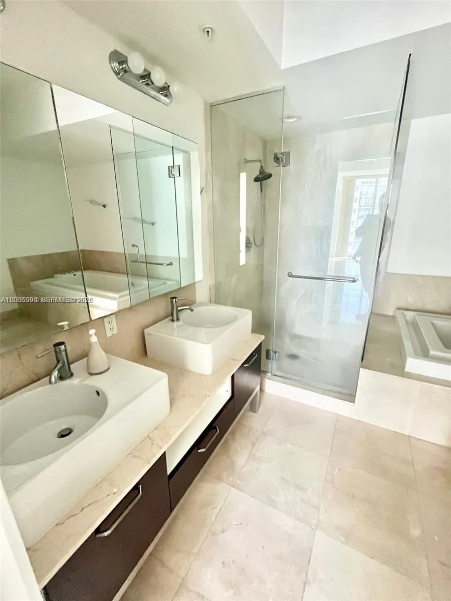 218 SE 14th St # 903, Miami, FL 33131 photo 13