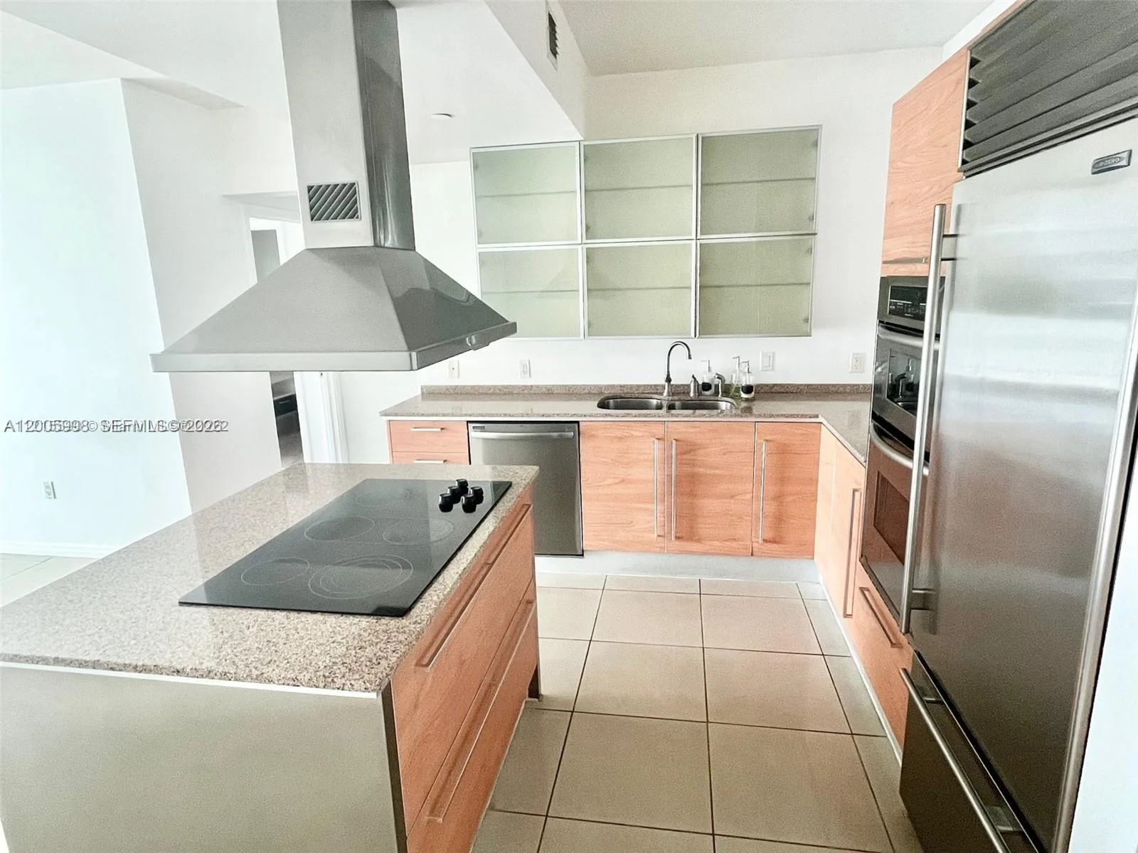 218 SE 14th St # 903, Miami, FL 33131 photo 3