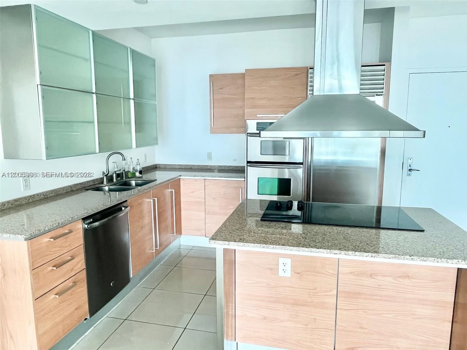 218 SE 14th St # 903, Miami, FL 33131 photo 7