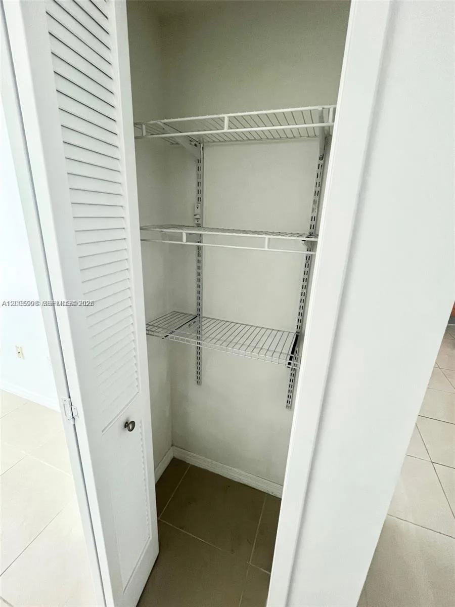 218 SE 14th St # 903, Miami, FL 33131 photo 9