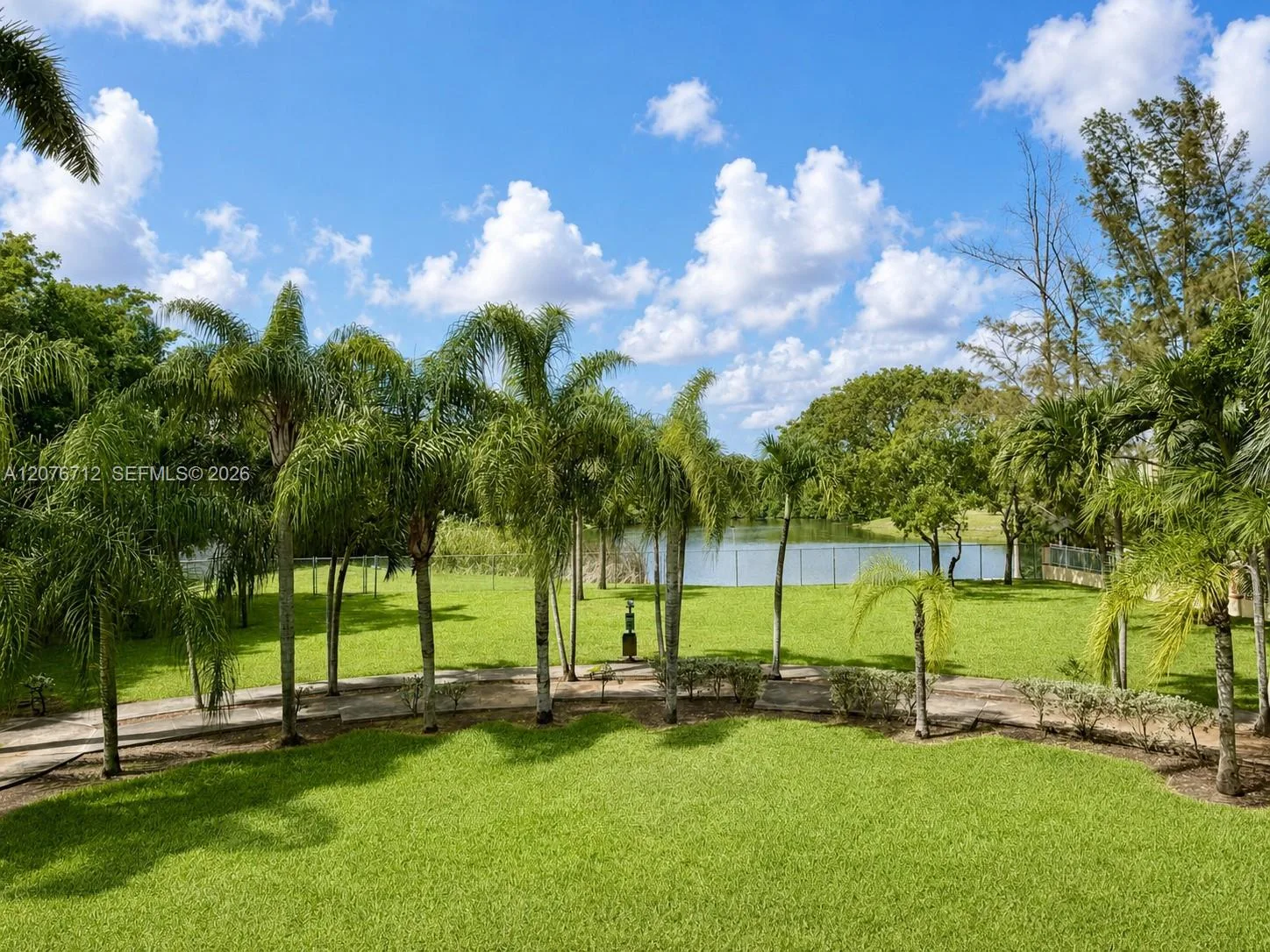 7429 NW 182nd St, Hialeah, FL 33015 photo 12