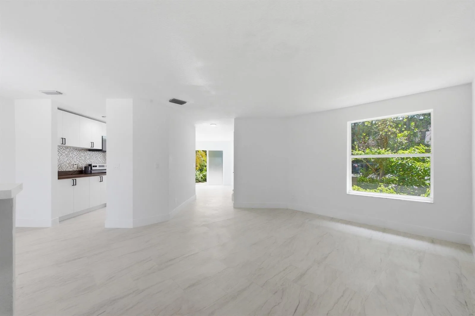 2824 NW 99th Terrace, Sunrise, FL 33322 photo 8