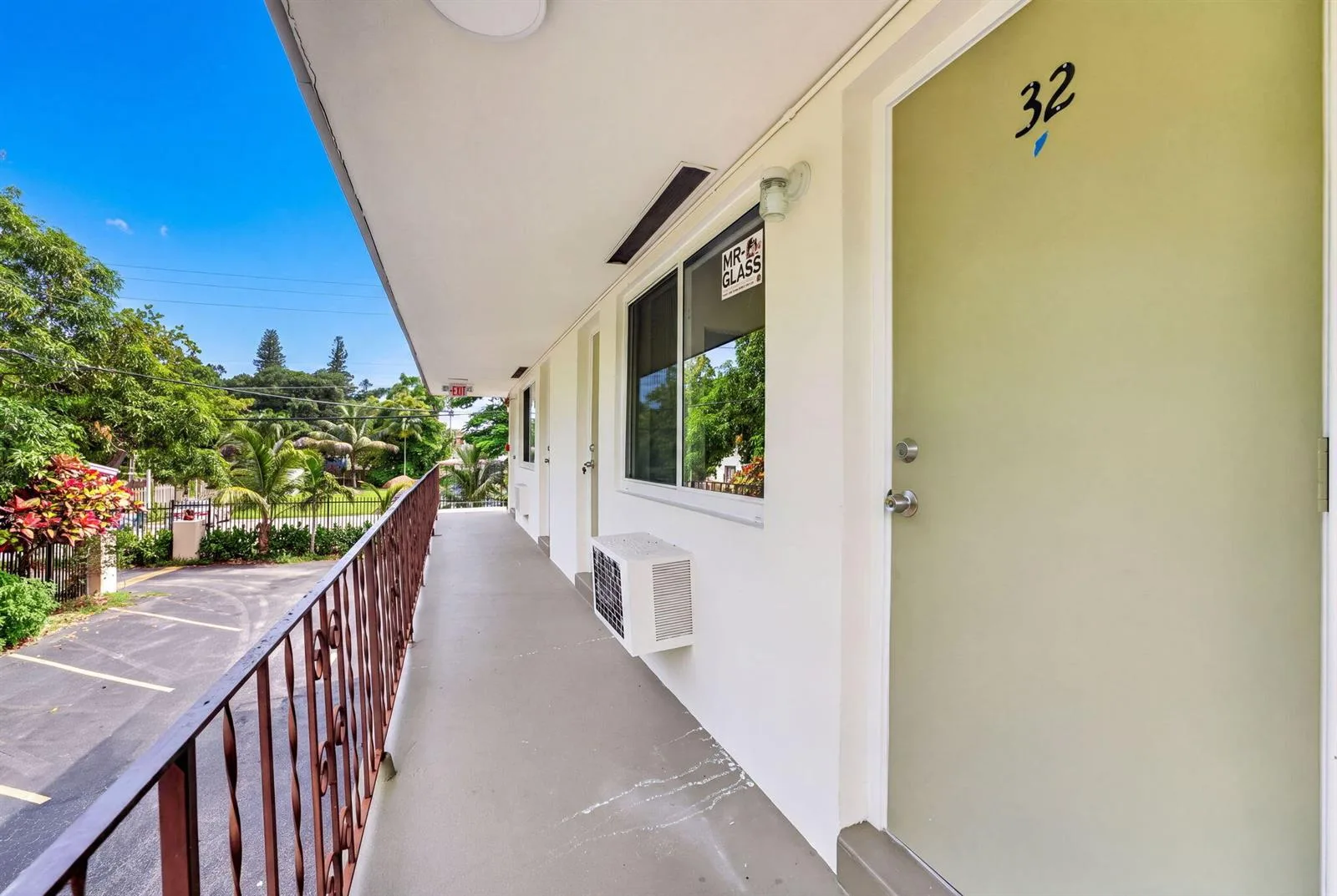60 NW 79TH Street # 32, Miami, FL 33150