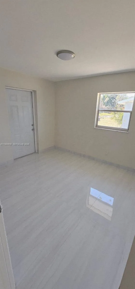338 SW 8th Ave SW # ., Vero Beach, FL 32962 photo 5
