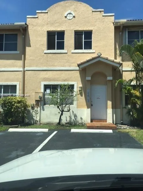 16614 NW 72nd Place # 16614, Miami Lakes, FL 33014