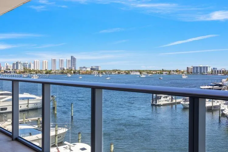 17301 Biscayne Blvd # 305, North Miami Beach, FL 33160 photo 3
