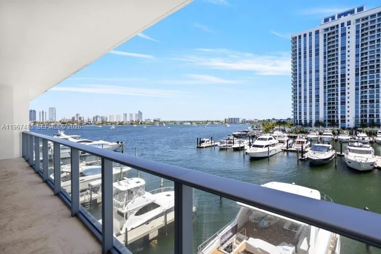 17301 Biscayne Blvd # 305, North Miami Beach, FL 33160 photo 4