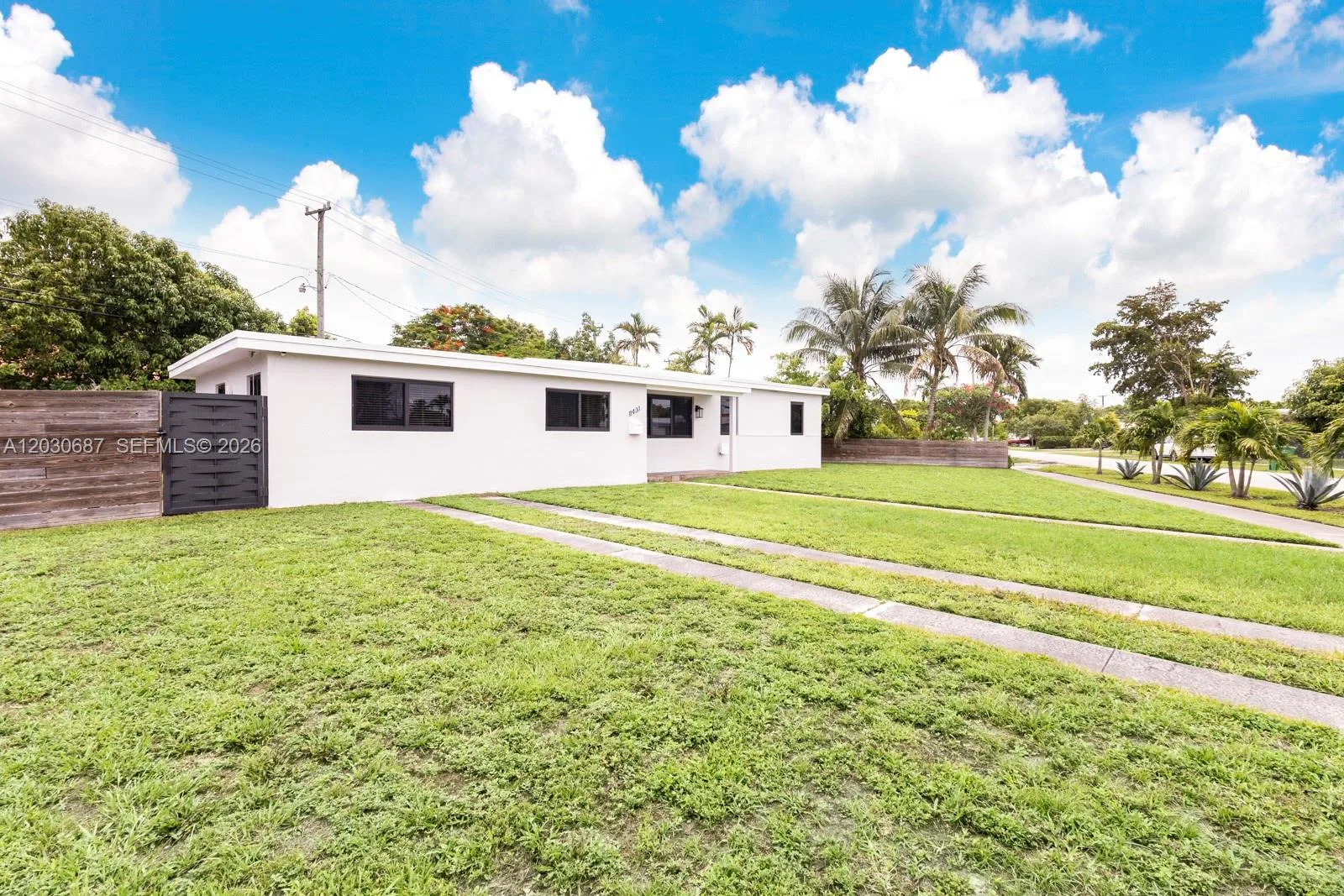 11431 SW 40th Ter, Miami, FL 33165