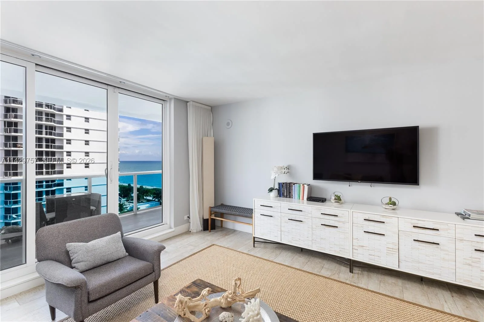 102 24th St # 1013, Miami Beach, FL 33139