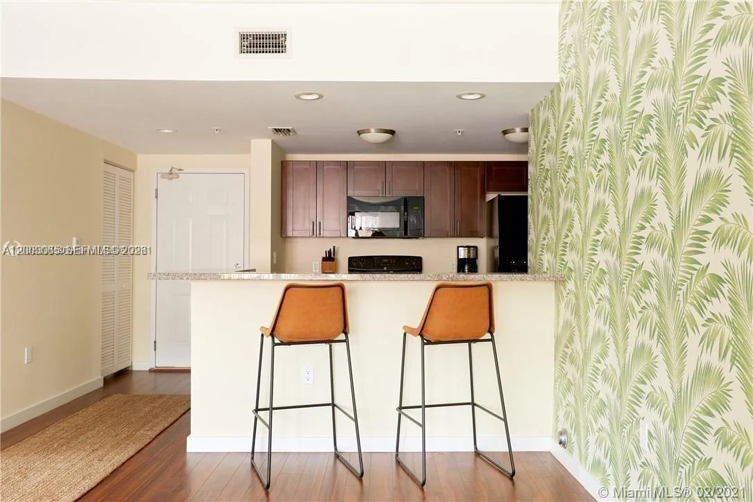 568 NE 66th St # 501, Miami, FL 33138 photo 3