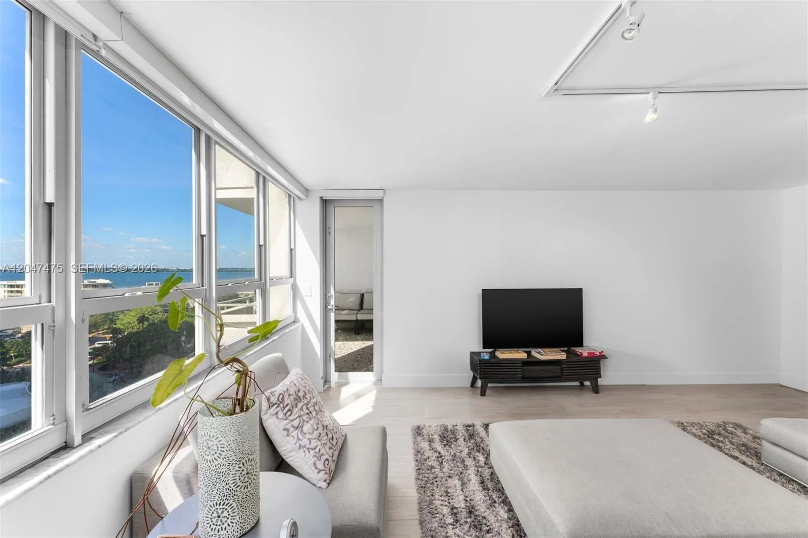 11 Island Ave # 1009, Miami Beach, FL 33139 photo 2