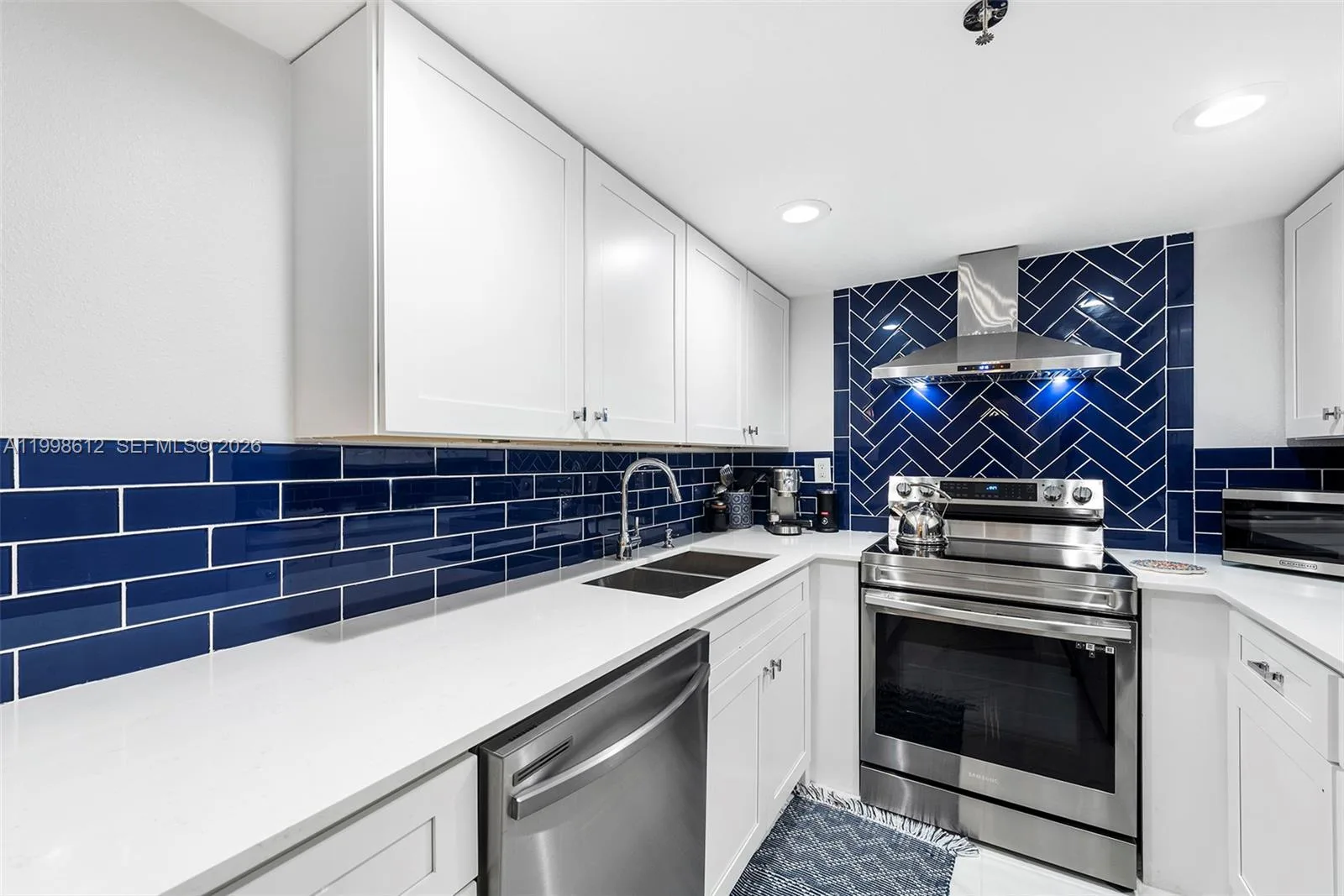 2401 Collins Ave # 1007, Miami Beach, FL 33140 photo 10