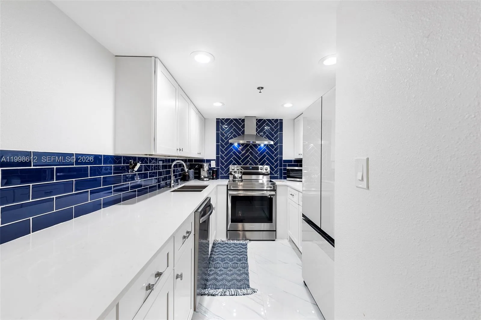2401 Collins Ave # 1007, Miami Beach, FL 33140 photo 3