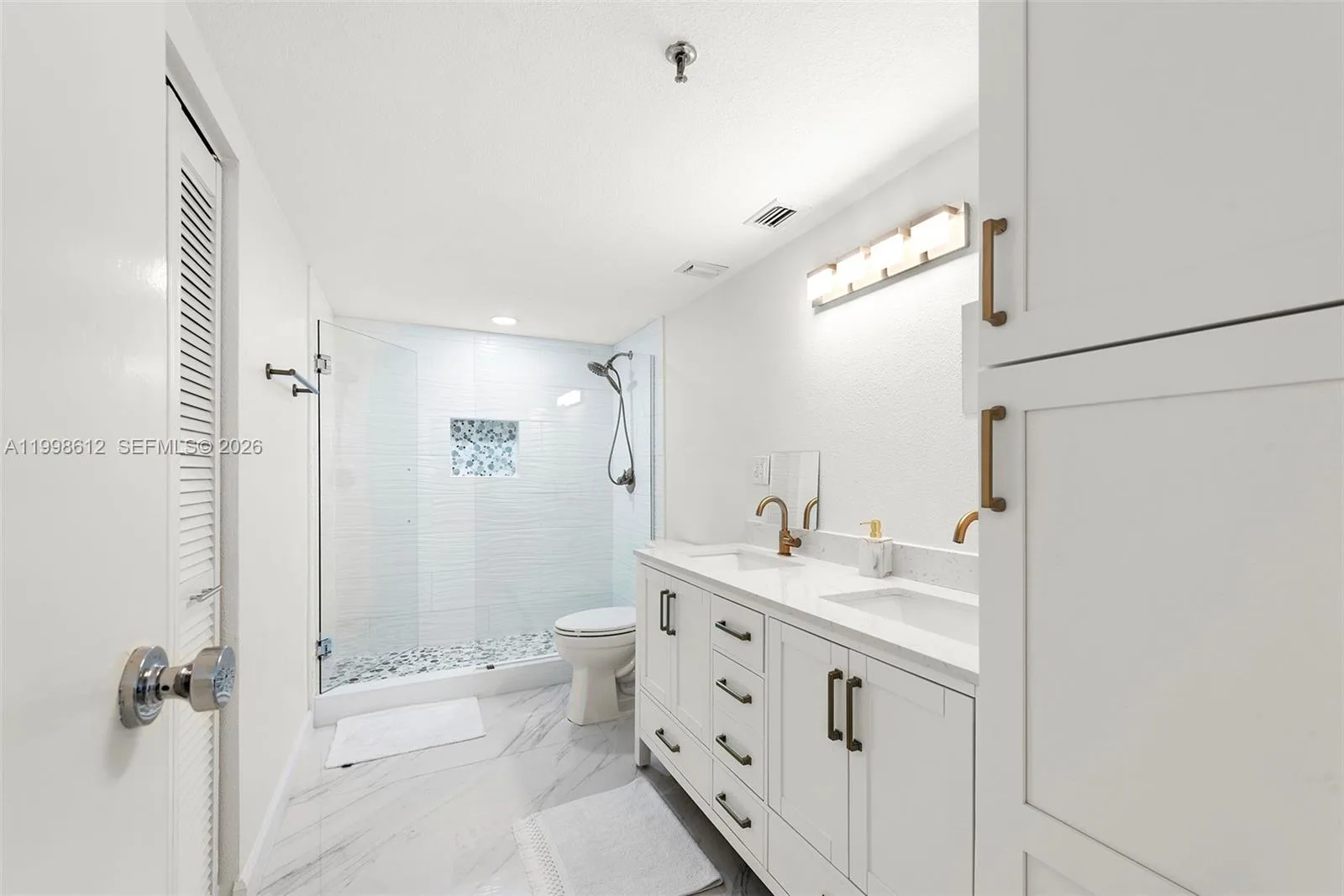 2401 Collins Ave # 1007, Miami Beach, FL 33140 photo 5
