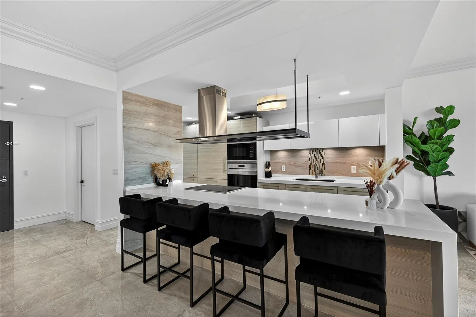 17301 Biscayne Boulevard # 506, North Miami Beach, FL 33160 photo 8