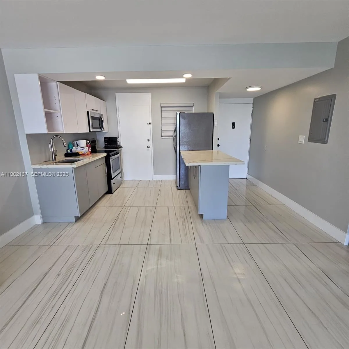 15600 NW 7th Ave # 703, Miami, FL 33169