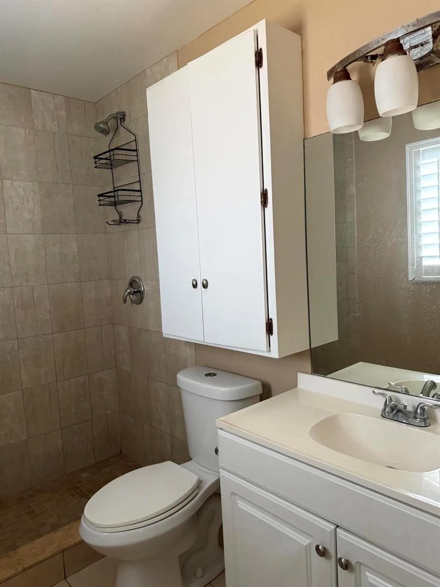 320 SE 10TH Avenue # C, Pompano Beach, FL 33060 photo 12