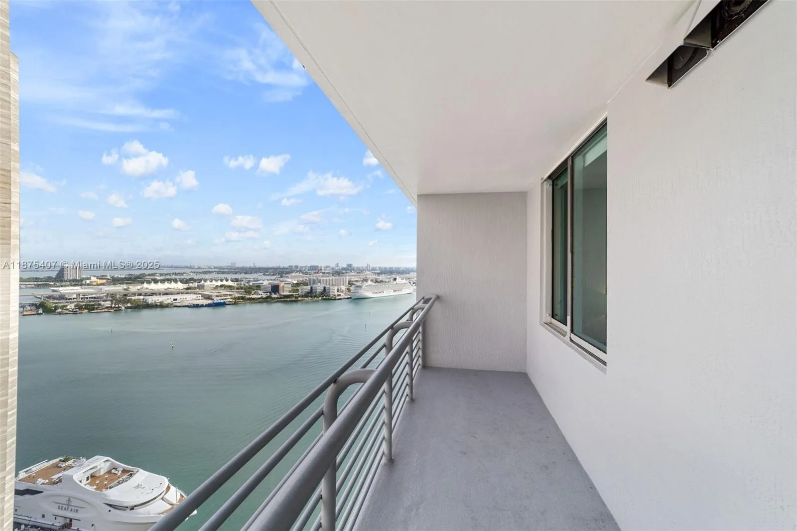 335 S Biscayne Blvd # 2904, Miami, FL 33131