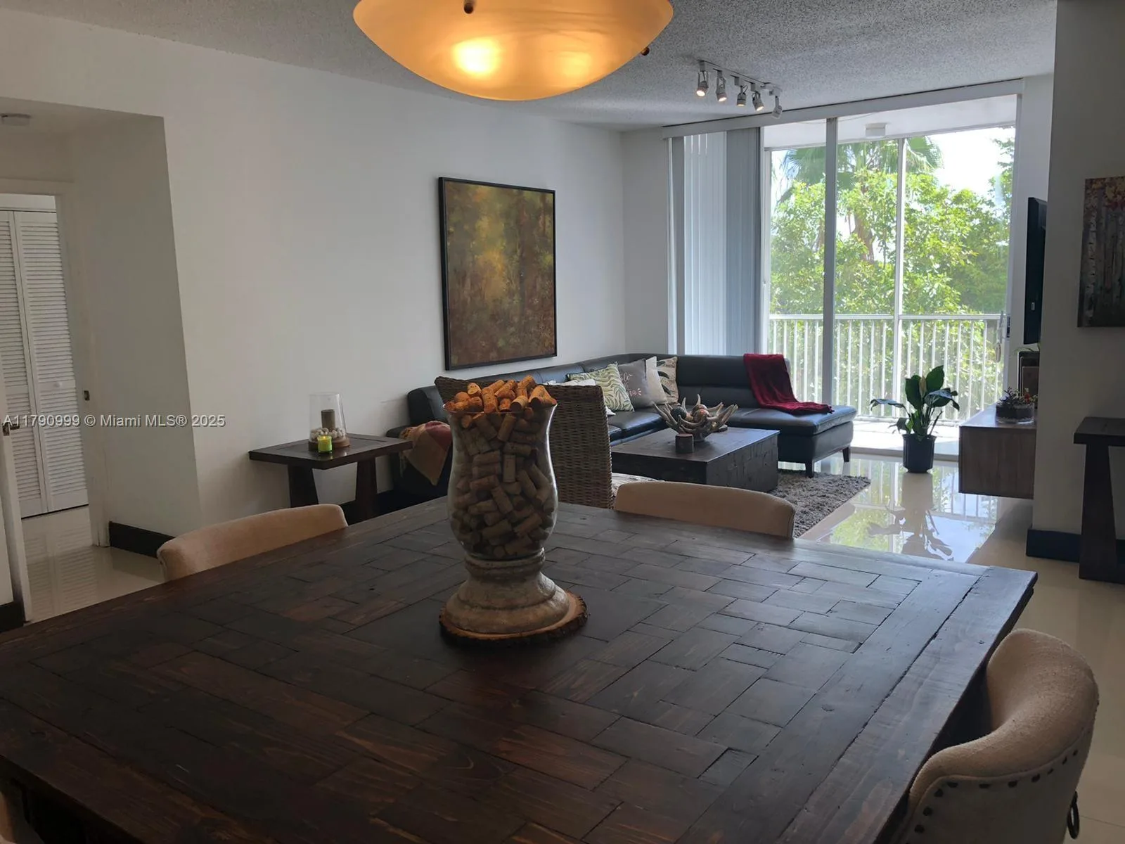 9725 NW 52nd St # 407, Doral, FL 33178 — zdjęcie 2