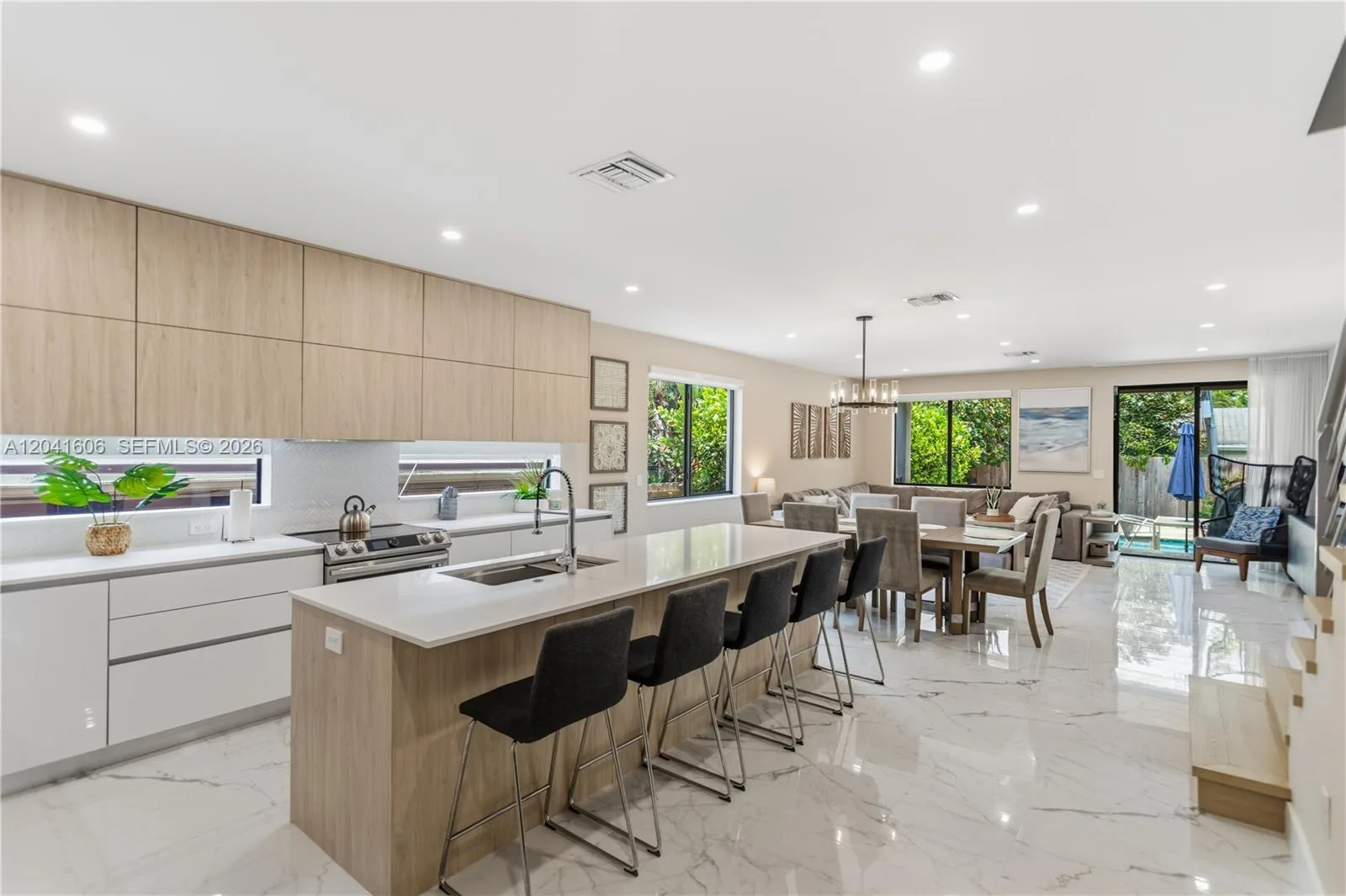 809 SW 10th Ter, Fort Lauderdale, FL 33315