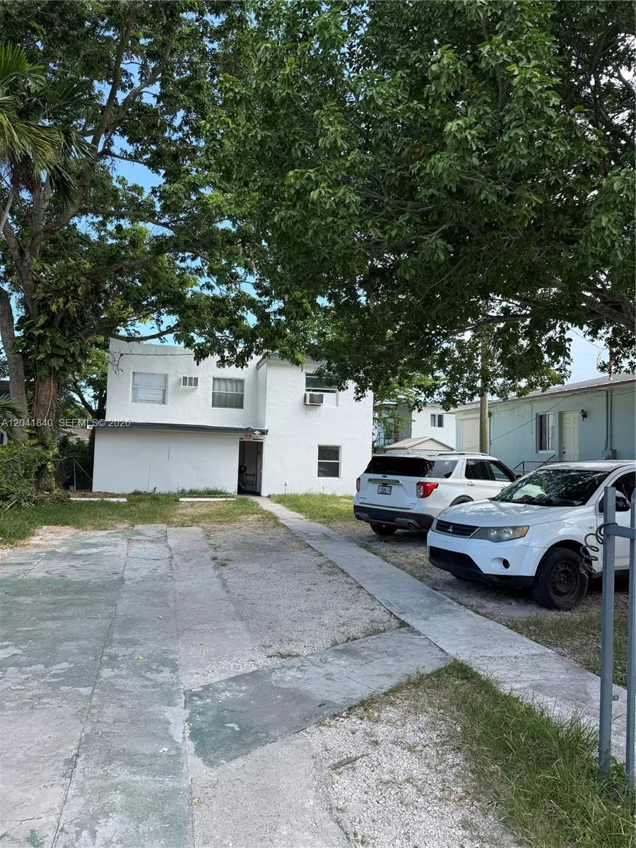 1832 NW 46th St # l, Miami, FL 33142