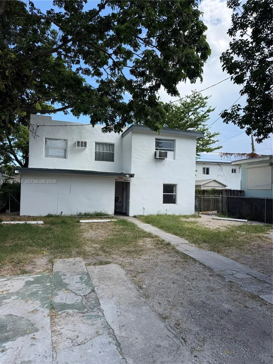 1832 NW 46th St # l, Miami, FL 33142 photo 2