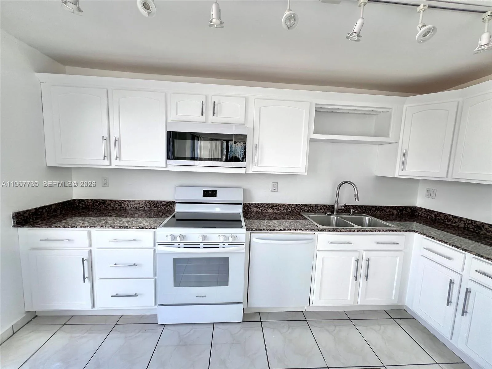 600 NE 36th St # 1921, Miami, FL 33137 photo 6