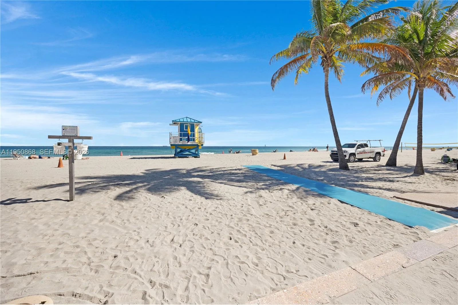 320 New York St, Hollywood, FL 33019 photo 4