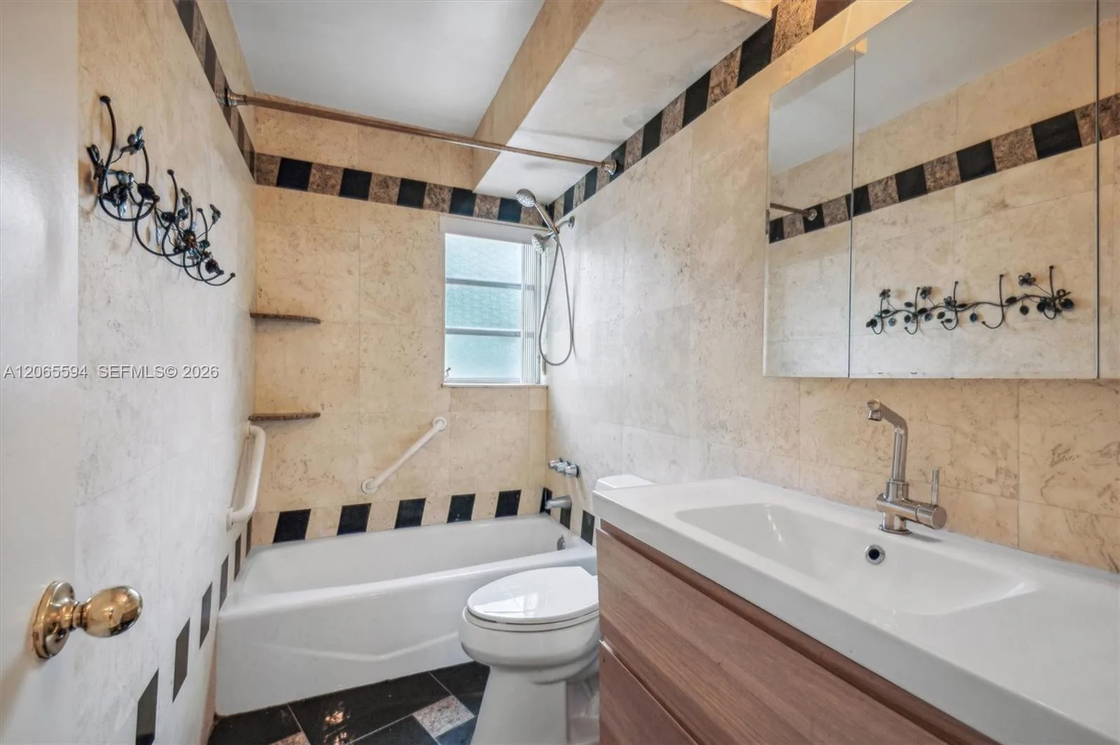 619 NE 14th Ave # 101, Hallandale Beach, FL 33009 photo 12