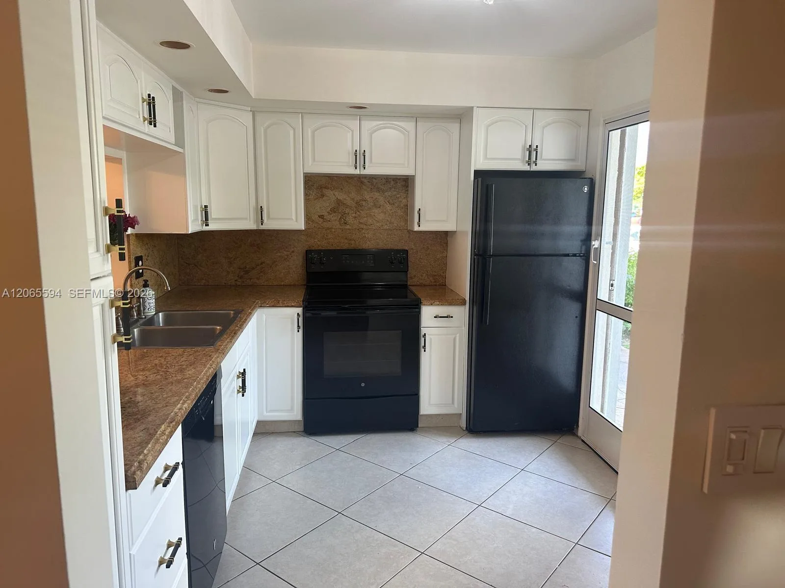 619 NE 14th Ave # 101, Hallandale Beach, FL 33009 photo 9