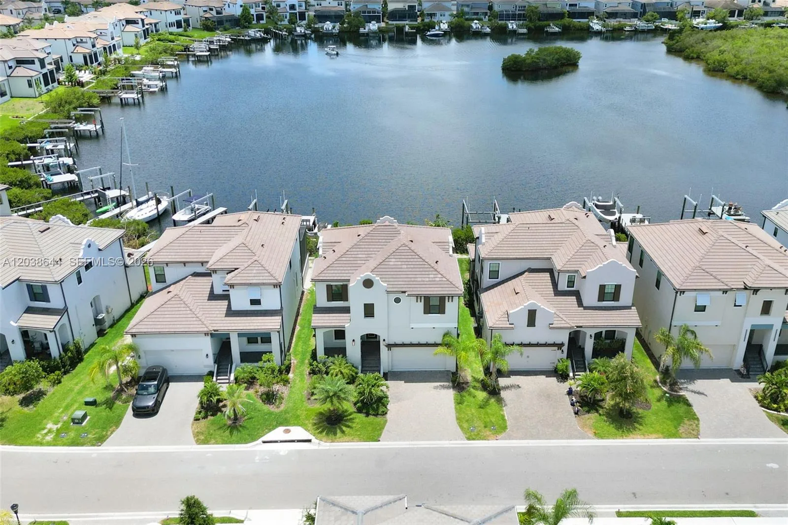 1112 Seagrape Drive, Other City - In The State Of Florida, FL 33570 photo 6