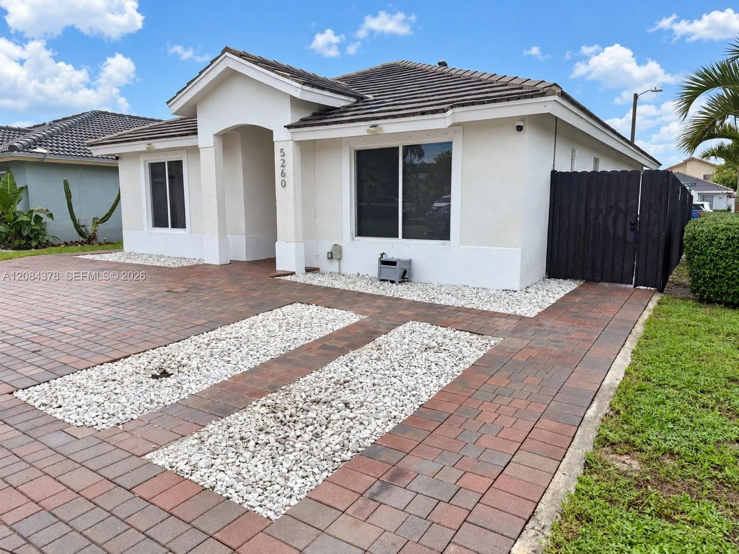 5260 NW 184th Ln, Miami Gardens, FL 33055