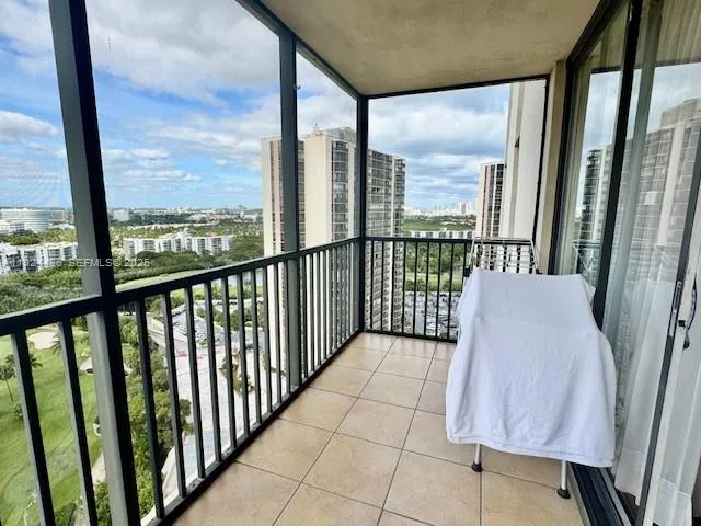 20335 W Country Club Dr # 2101, Aventura, FL 33180 photo 2