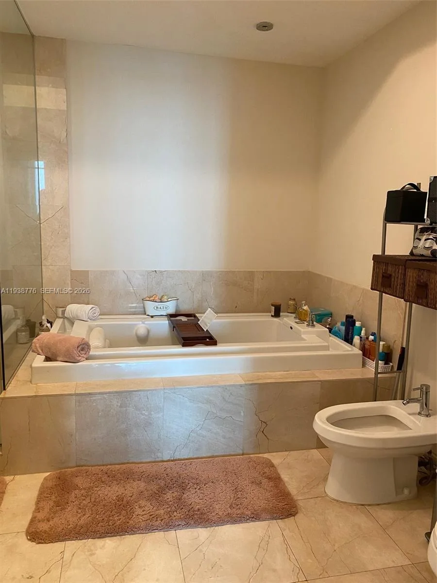 218 SE 14th St # 2304, Miami, FL 33131 photo 10