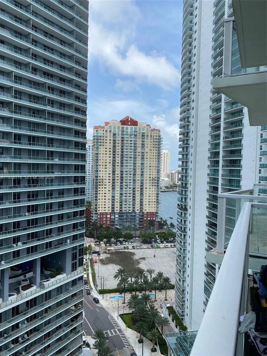 218 SE 14th St # 2304, Miami, FL 33131 photo 13