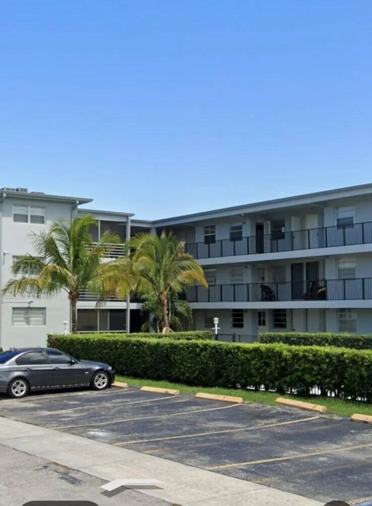 1100 NE 1st Court # 305, Hallandale Beach, FL 33009