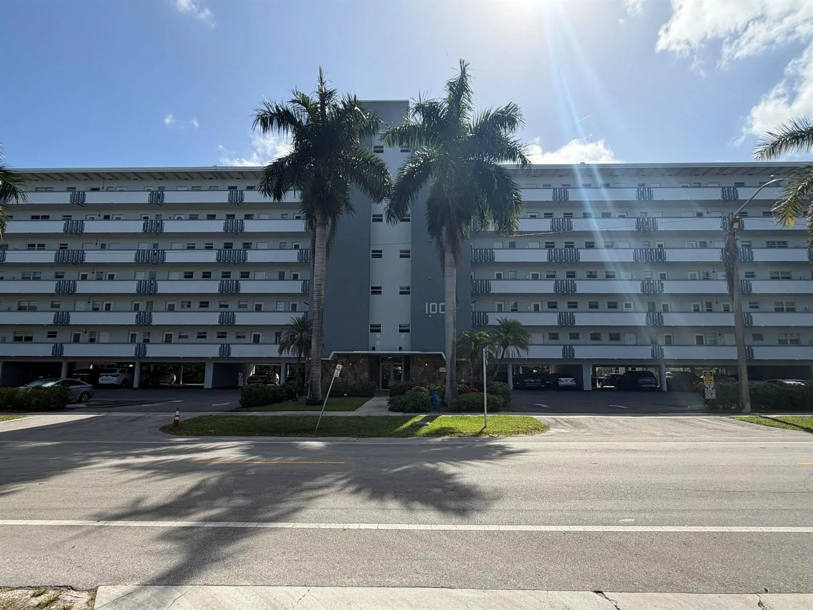 1000 NE 14th Avenue # 304, Hallandale Beach, FL 33009
