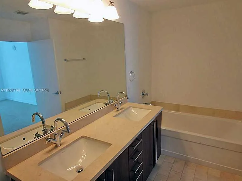 1111 SW 1st Ave # 1123N, Miami, FL 33130 photo 11