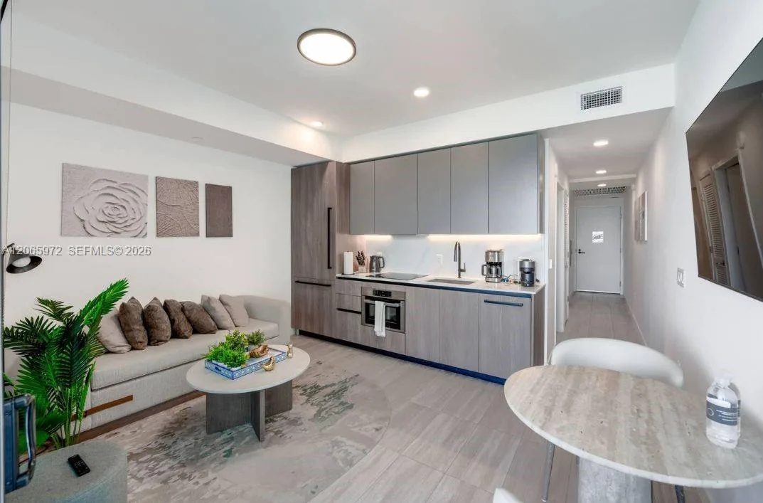 580 72nd St # 1203, Miami Beach, FL 33141 photo 2