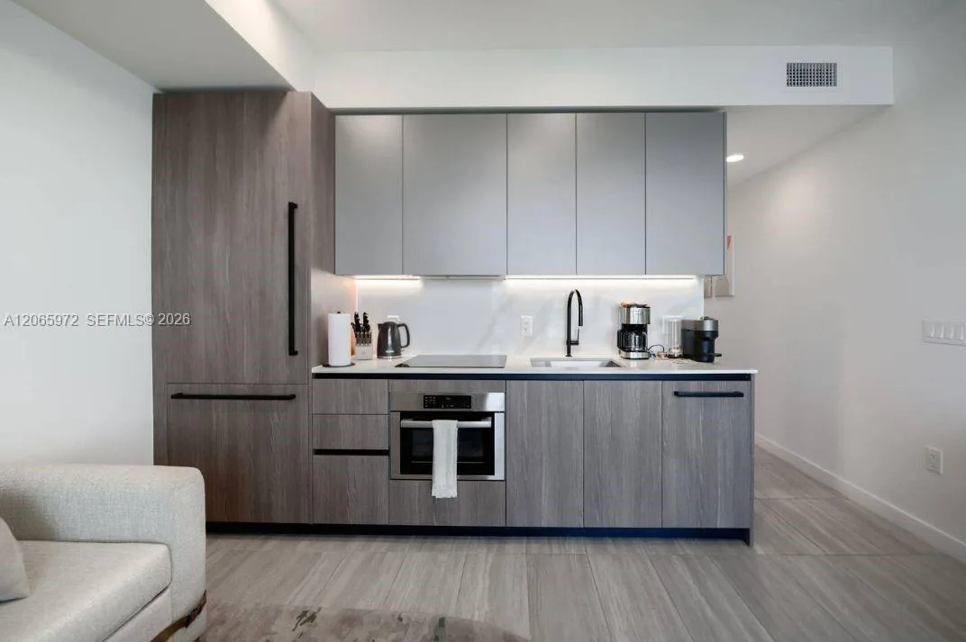 580 72nd St # 1203, Miami Beach, FL 33141 photo 4