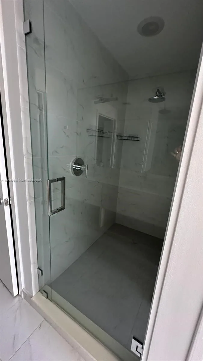 16385 Biscayne Blvd # 2418, North Miami Beach, FL 33160 photo 13
