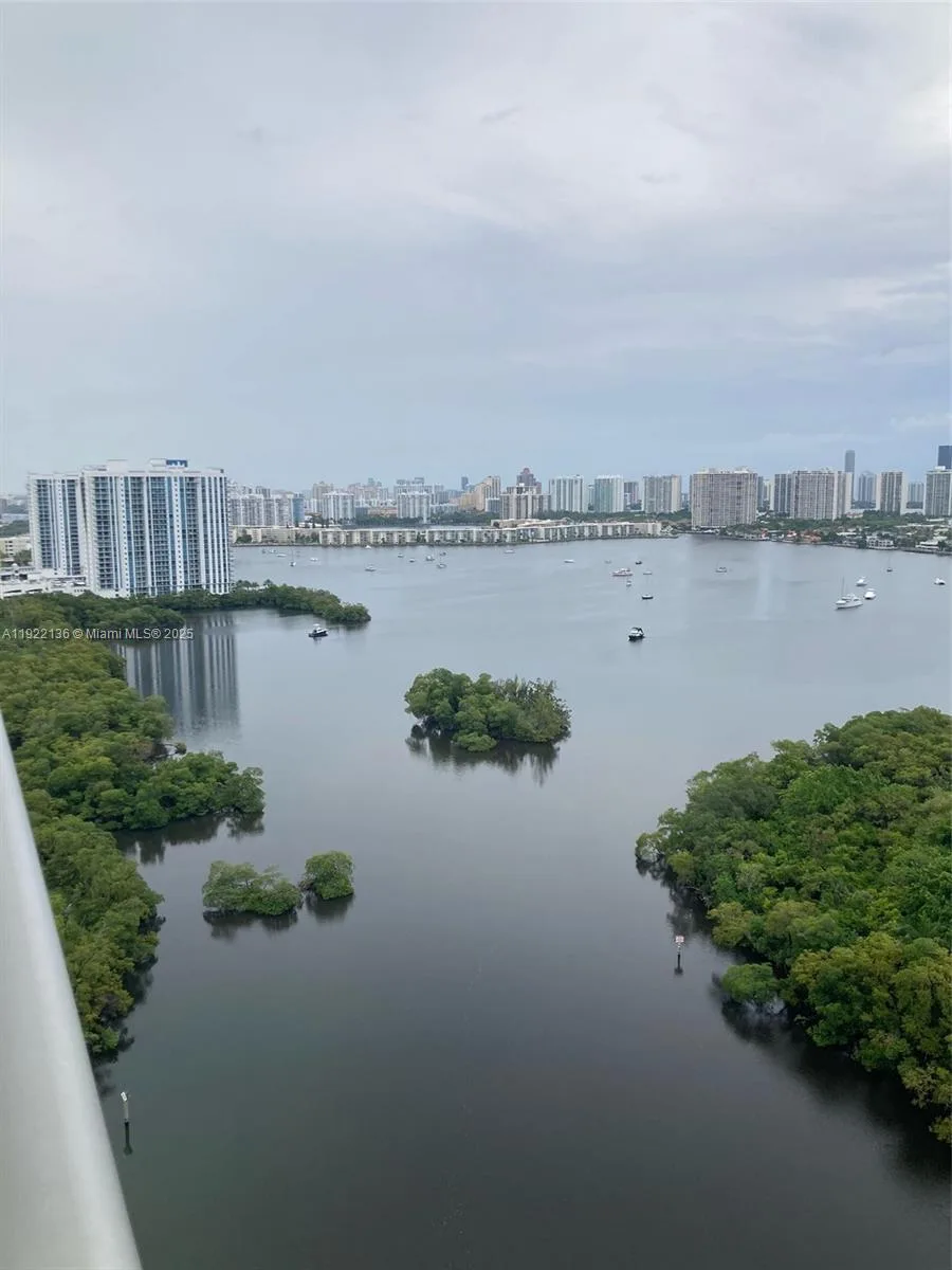 16385 Biscayne Blvd # 2418, North Miami Beach, FL 33160 photo 2