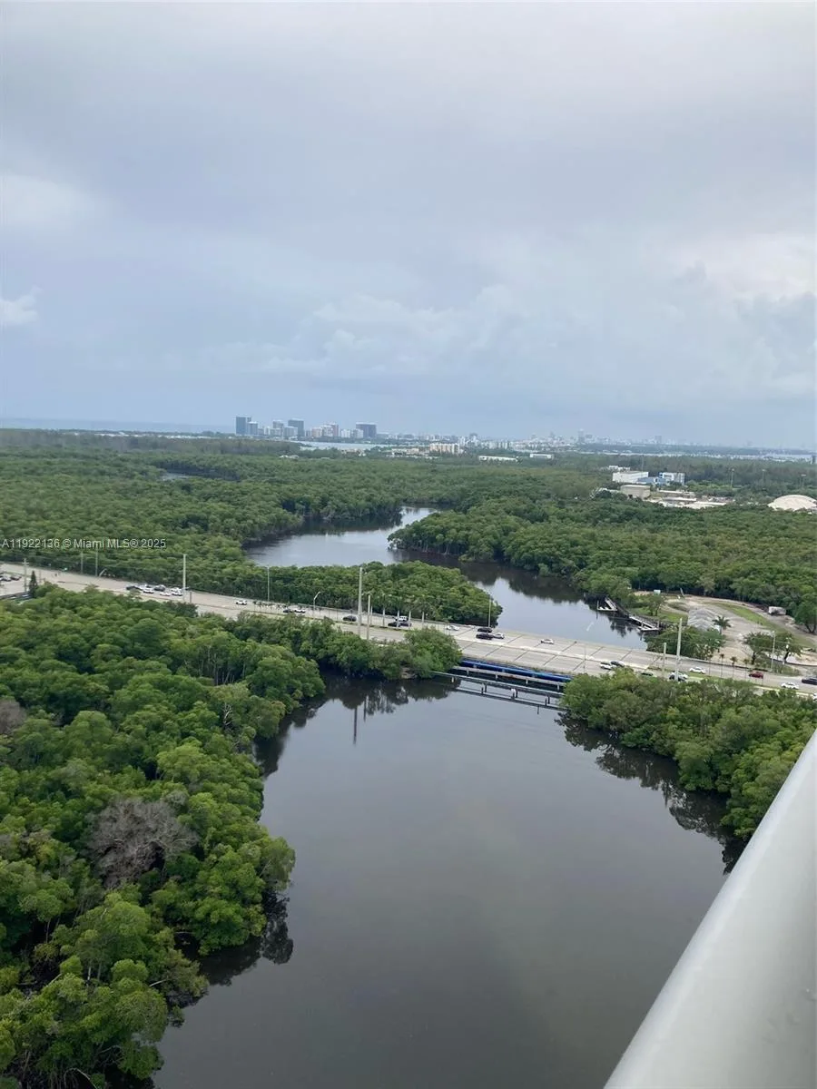 16385 Biscayne Blvd # 2418, North Miami Beach, FL 33160 photo 3
