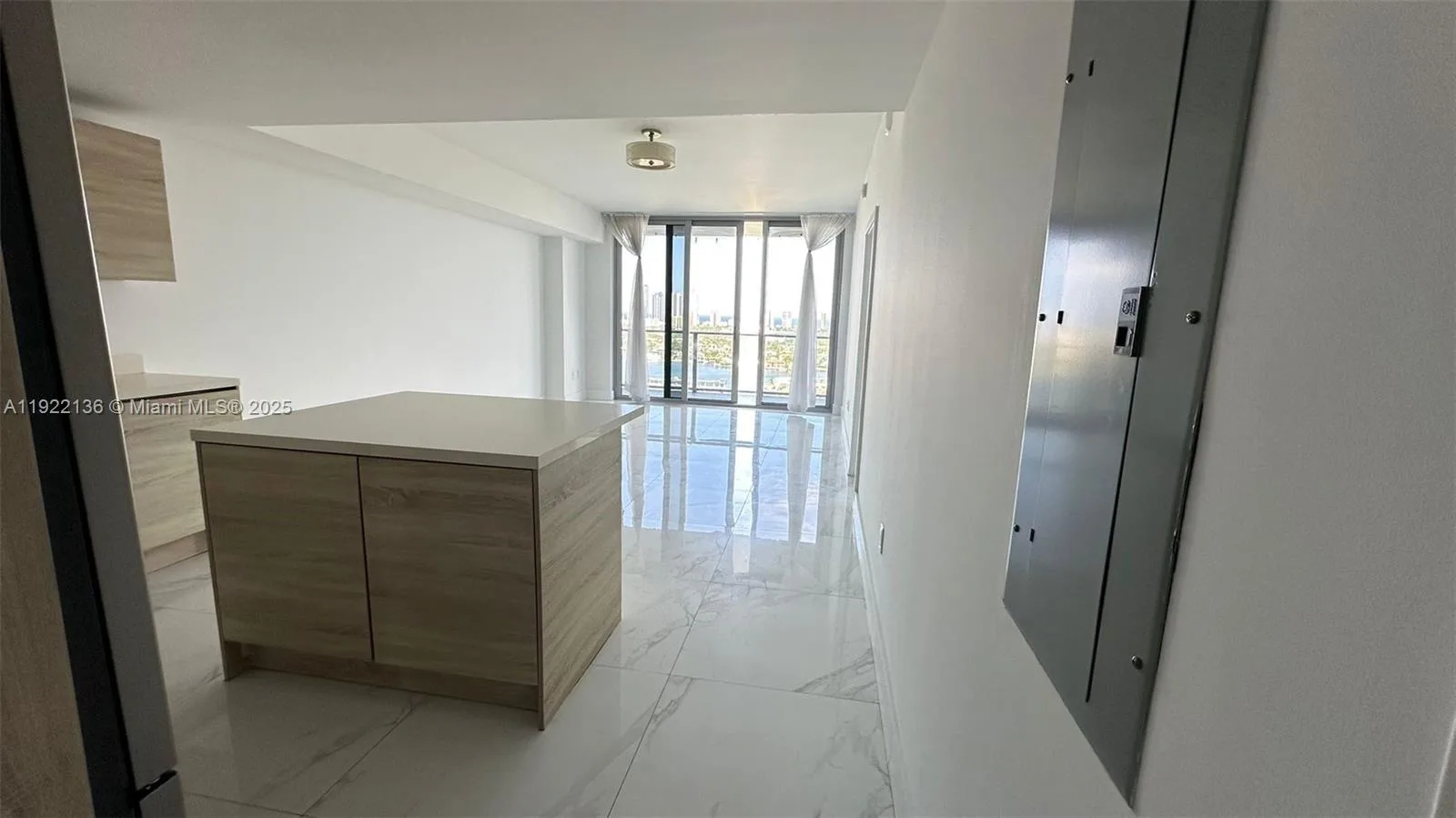 16385 Biscayne Blvd # 2418, North Miami Beach, FL 33160 photo 6