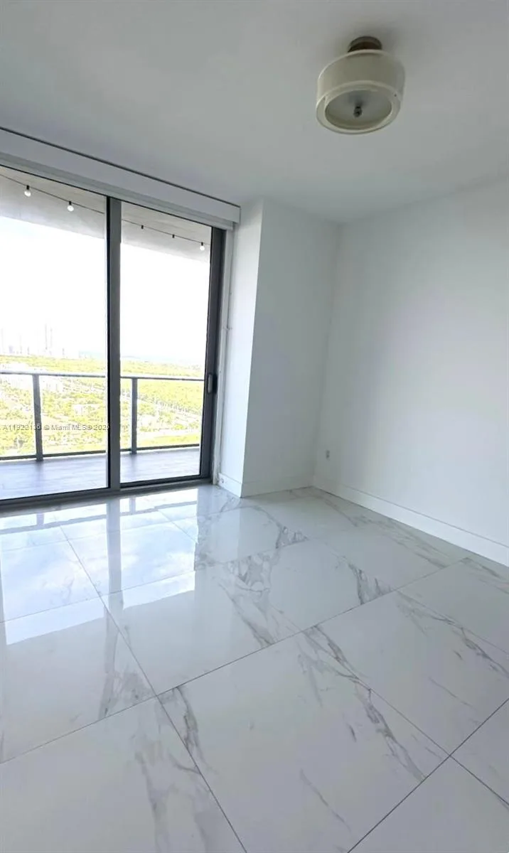 16385 Biscayne Blvd # 2418, North Miami Beach, FL 33160 photo 7