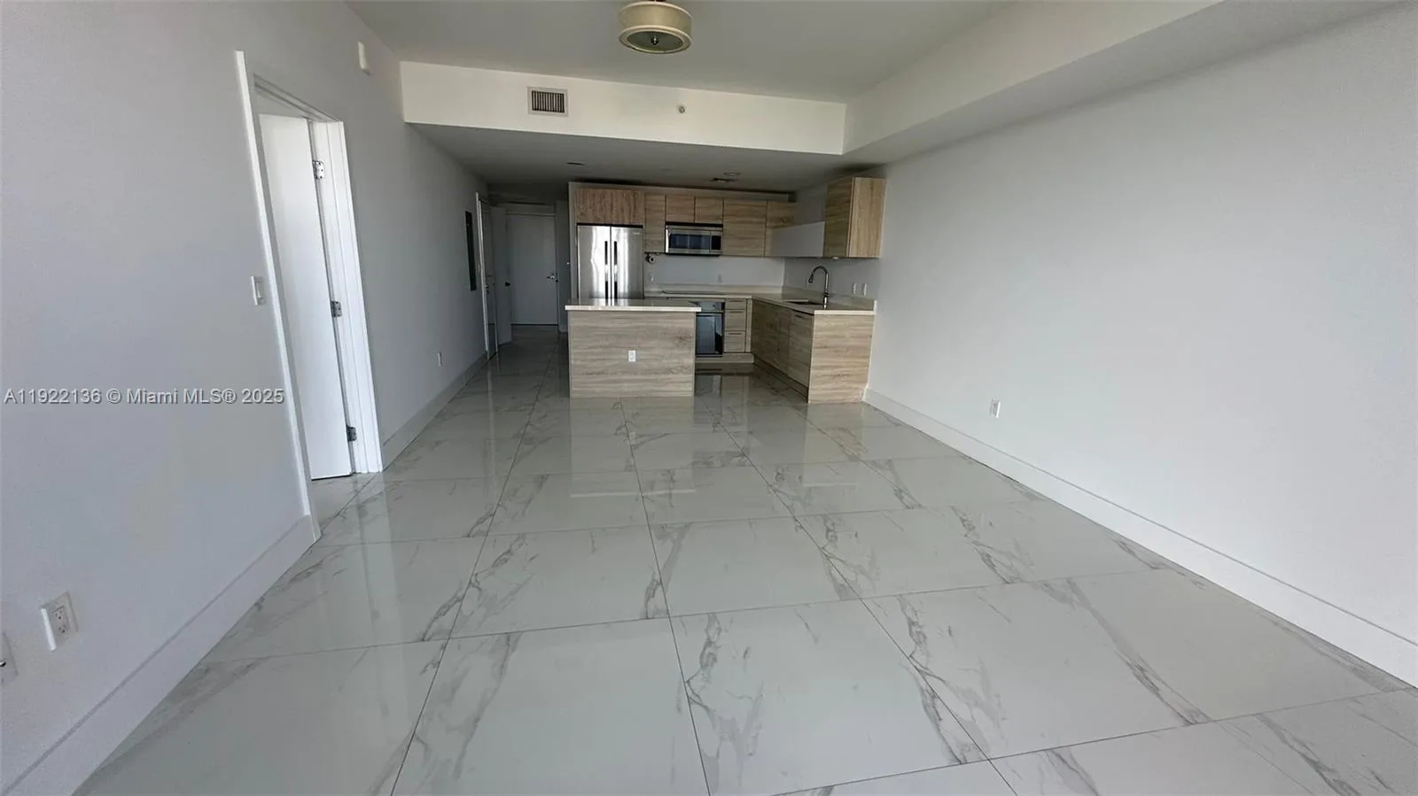 16385 Biscayne Blvd # 2418, North Miami Beach, FL 33160 photo 8