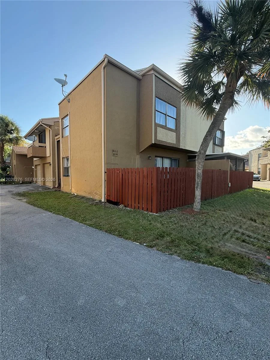 8330 N Missionwood Cir # B-23, Miramar, FL 33025