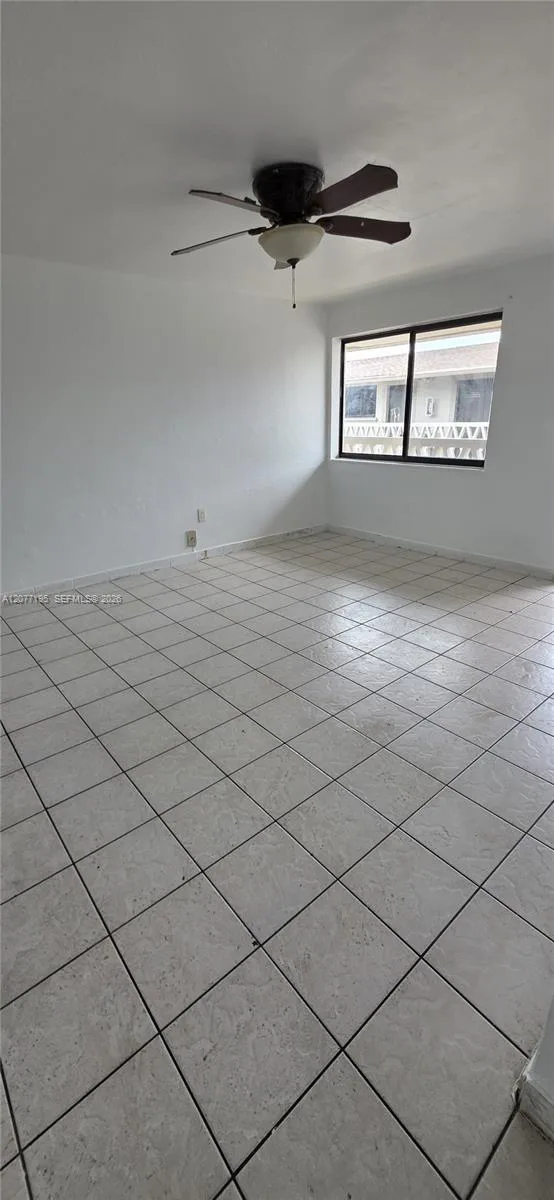 664 W 29th St # 6, Hialeah, FL 33012 — zdjęcie 5