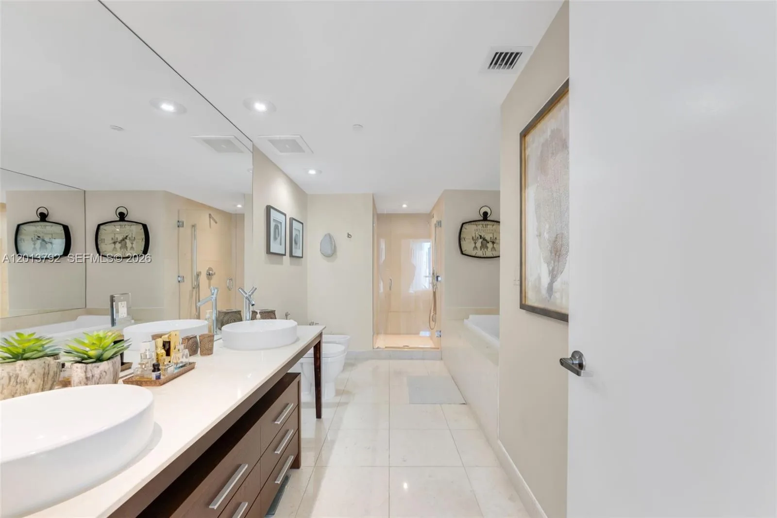 475 Brickell Ave # 3515, Miami, FL 33131 photo 13