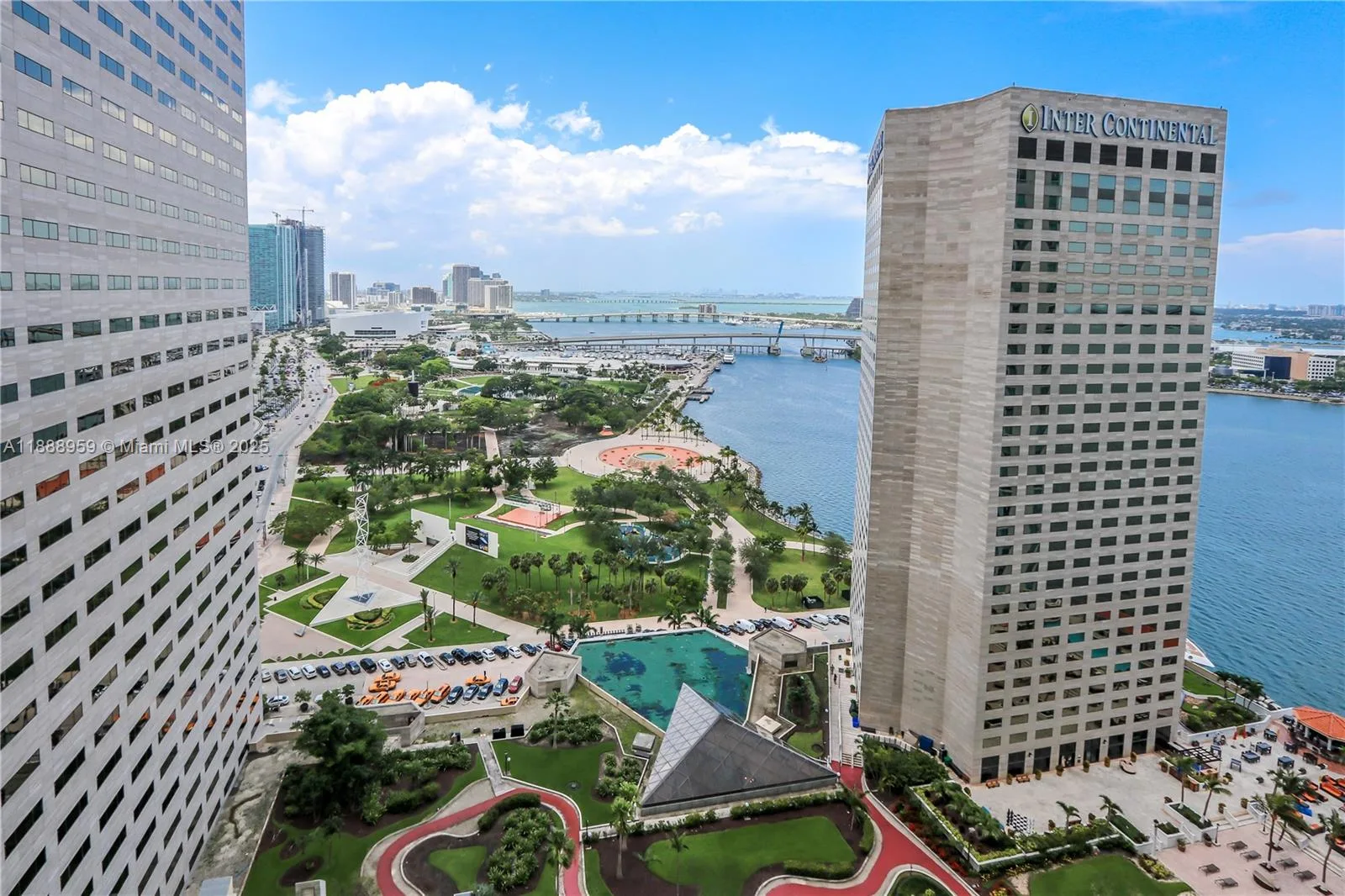 325 S Biscayne Blvd # 2820, Miami, FL 33131 photo 2